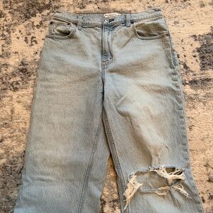 Abercrombie & Fitch The 90s Straight Ultra High Rise Jean Light Wash Distressed